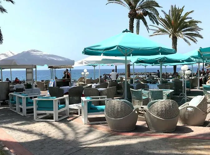 Torres De Yomely Playa Americas Apartman *